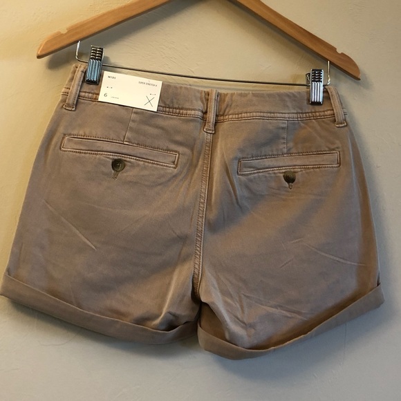 NWT AMERICAN EAGLE KHAKI SHORTS SZ 6 - Picture 3 of 4